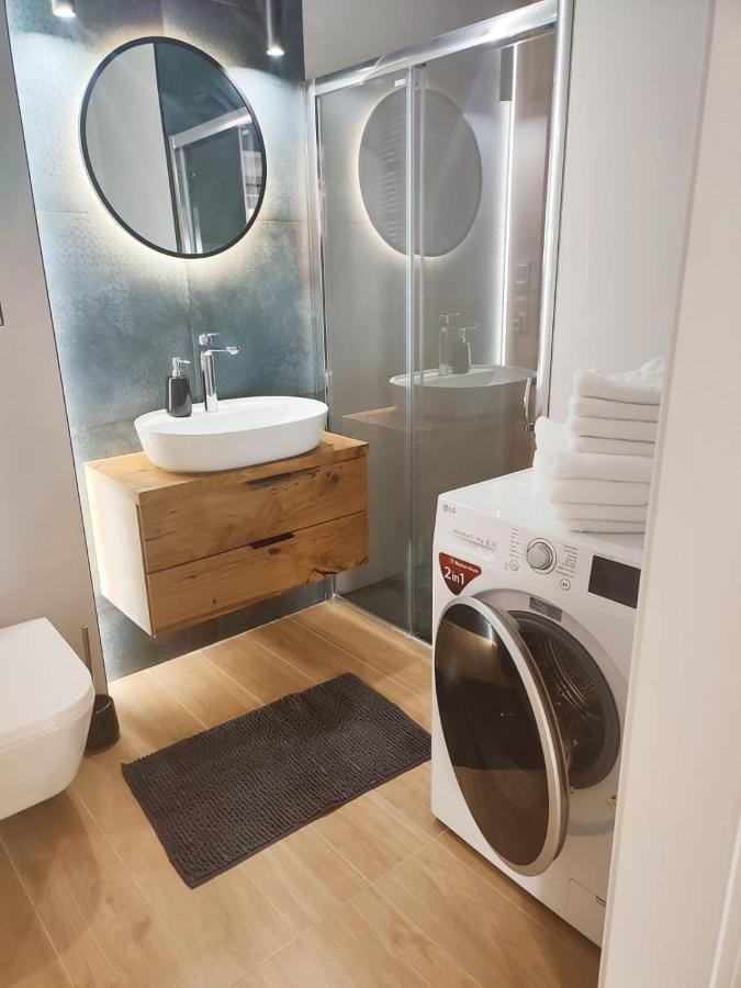 Miodowy Apartament Złotów المظهر الخارجي الصورة